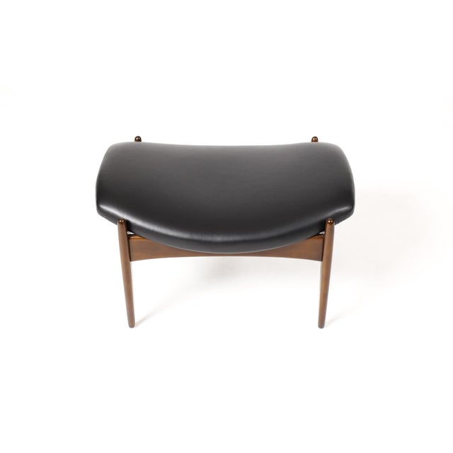 1960s Danish Modern Mid Century Mahogany Ottoman Foot Stool —Attributed to Kofod Larsen for Selig — Black Leather For Sale In Los Angeles - Image 6 of 6