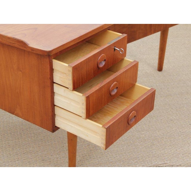 Wood Mid-Century Modern Scandinavian Boomerang Desk by Arne Hovmand-Olsen, 1950s For Sale - Image 7 of 18