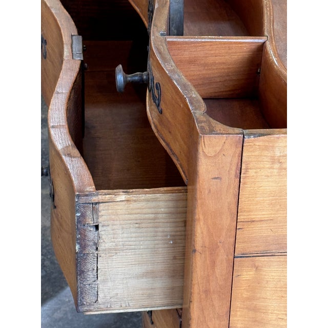 Brown 19th Century Italian Walnut Lift-Top Chest For Sale - Image 8 of 13