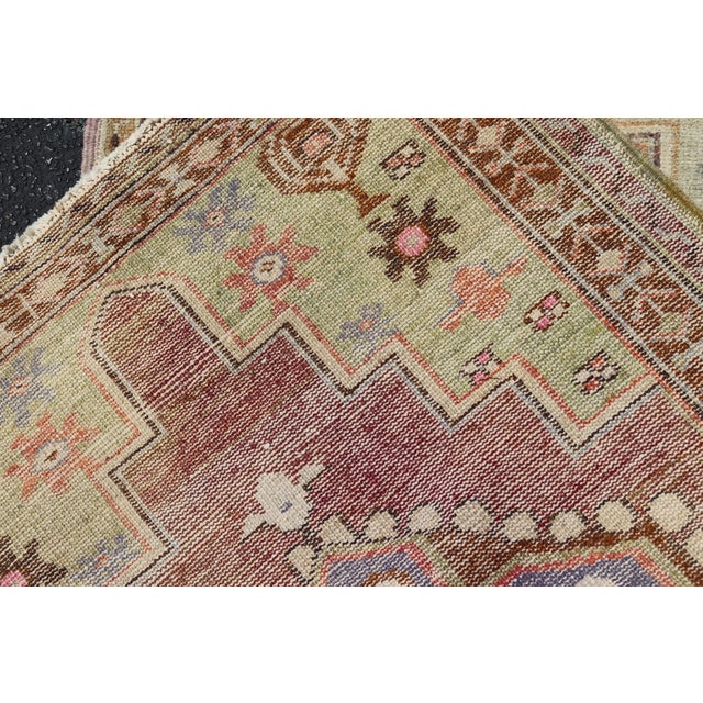 Medallion Antique Oushak Rug From Turkey For Sale In Atlanta - Image 6 of 10