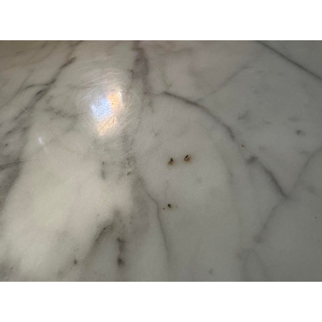 Vintage Weiman Hollywood Regency French Provincial 40-Inch Round Marble-Top Coffee Table With Concealed Drawer For Sale - Image 10 of 12