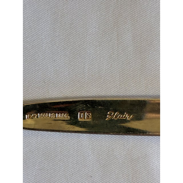 Wood 1847 Rogers Bros Flair 38-Piece Silverplate Flatware Set in Original Wood Chest For Sale - Image 7 of 12