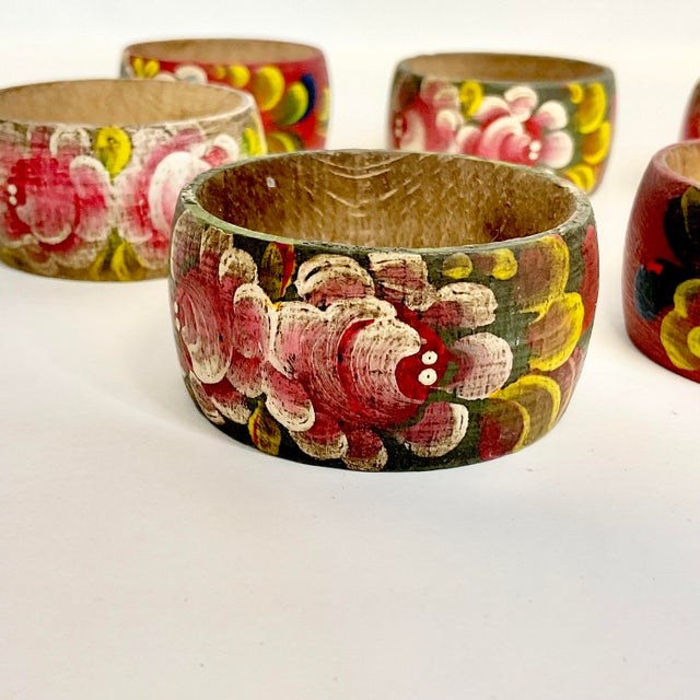 1970s Vintage Folk Art Southwestern Floral Hand Painted Wooden Napkin Rings - Set of 6. For Sale - Image 6 of 8