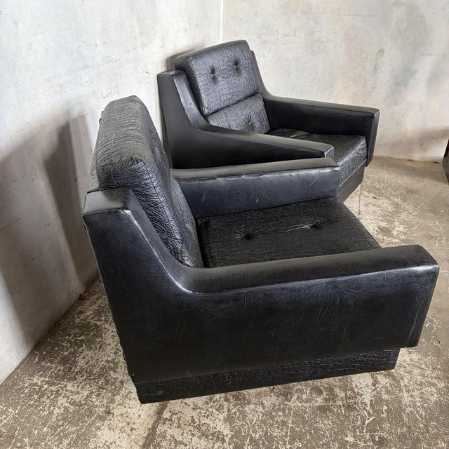 Art Deco Black Leather Club Armchairs, 1930s, Set of 2 For Sale - Image 6 of 9