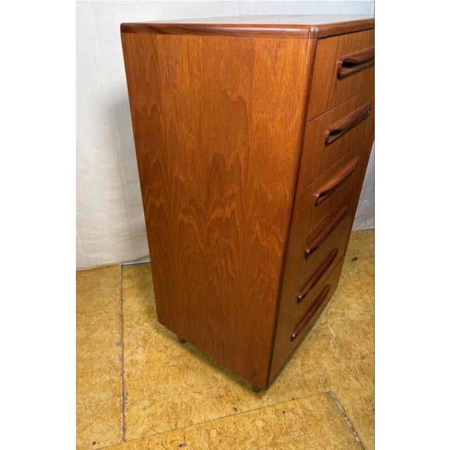 Brown Vintage Teak Chest of Drawers by Victor Wilkins for G-Plan, 1960 For Sale - Image 8 of 11