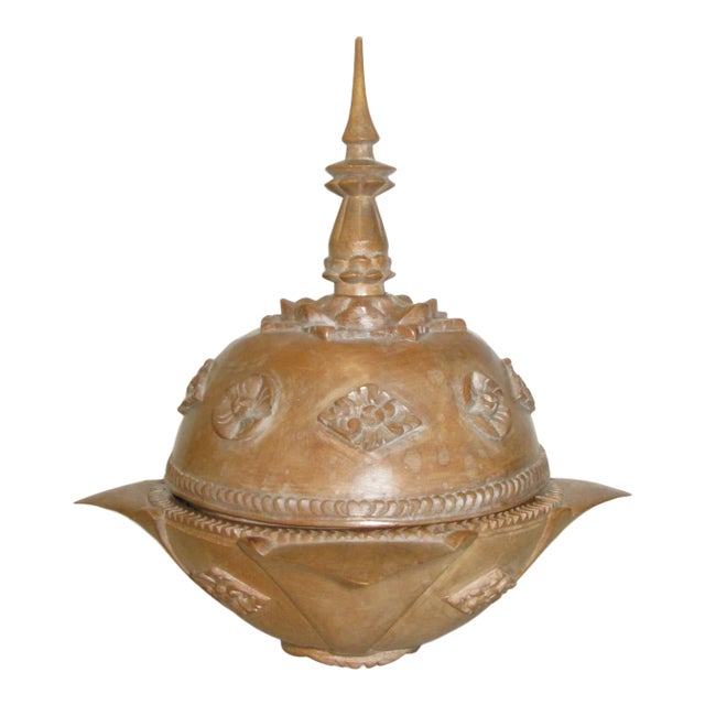 1990s Hand Carved Indonesian Wooden Decorative Box For Sale