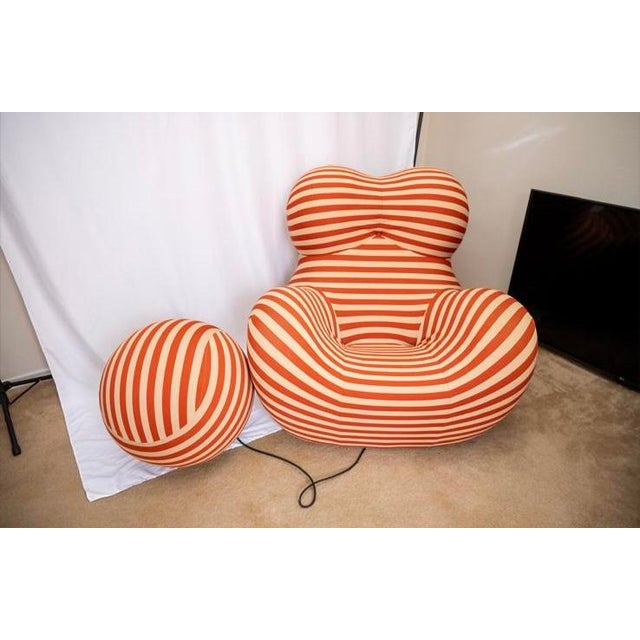 B&B Italia Gaetano Pesce “Big Mama” (Up5_6) Chair & Ottoman for B&b Italia – Red/White Stripe – Like New For Sale - Image 4 of 11