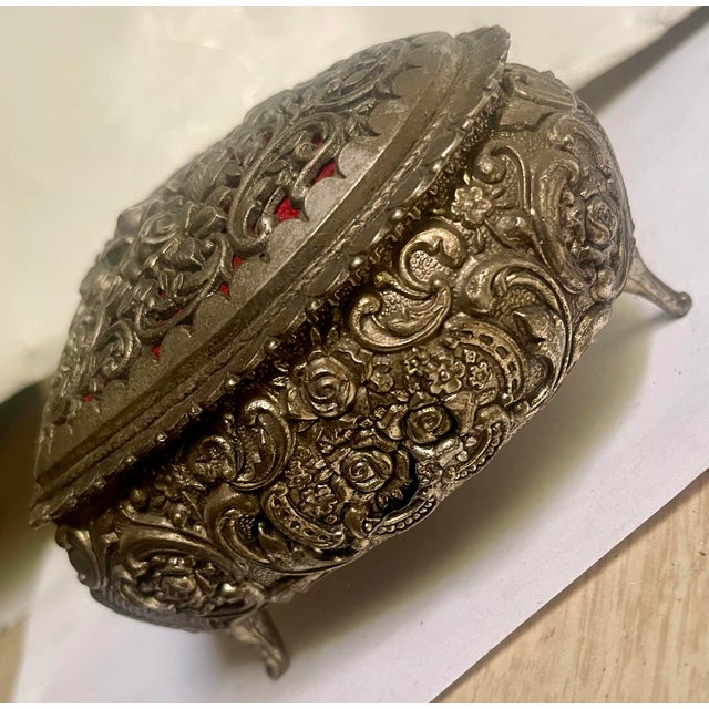 Victorian Mid 20th Century Metal Rose Flower Vine Filigree Heart Shaped Small Jewelry Box Red Velvet Lining For Sale - Image 3 of 10