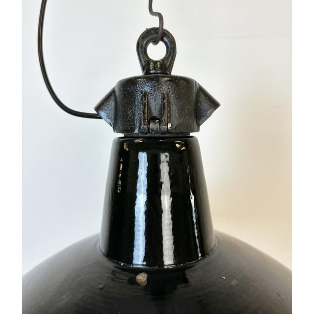 Mid-Century Modern Industrial Black Enamel Factory Lamp with Cast Iron Top from Elektrosvit, 1950s For Sale - Image 3 of 16