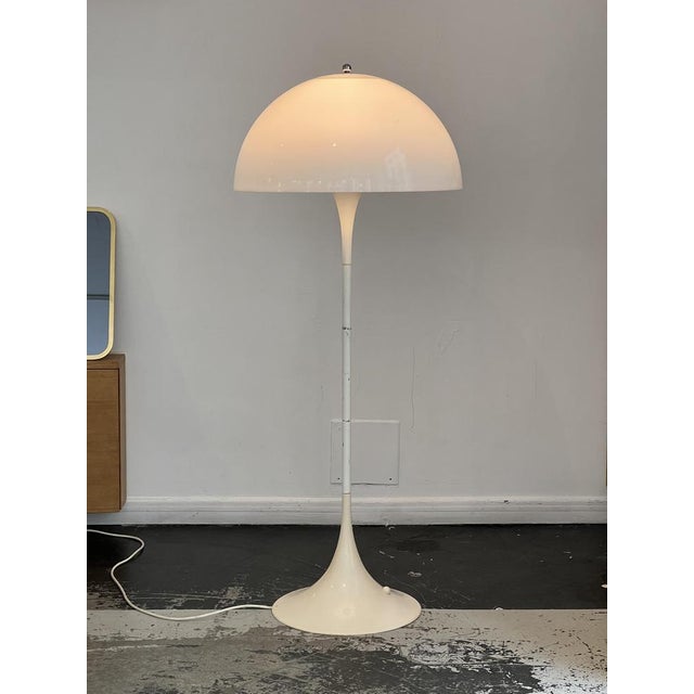 This floor lamp was designed by the Danish designer Verner Panton for the editor Louis Poulsen in 1971. This model is...