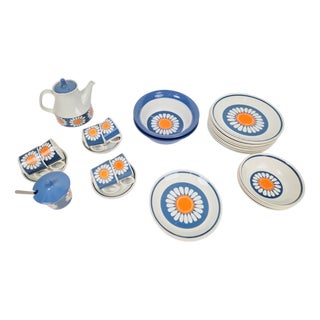 Daisy Turi Tableware from Figgjo Flint, Norway, 1960s, Set of 24 For Sale
