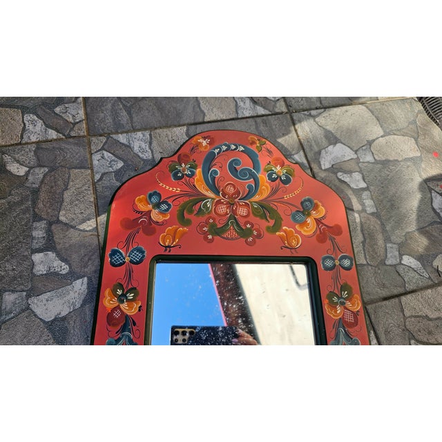 Mirror, wooden, vintage 70s, dimensions: height 72 cm, width 77 cm, depth 5 cm, mirror - 45.5 x 51 cm.