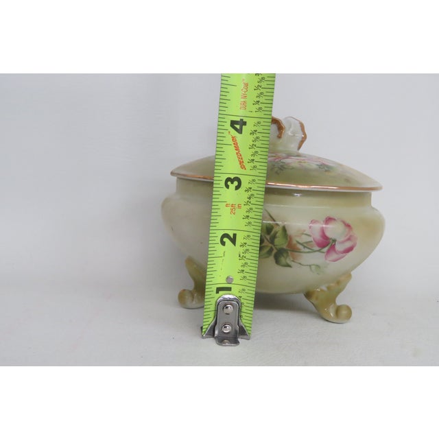 Nippon 3 Footed Floral Pattern Lidded Trinket Vanity Box 4573b For Sale In Miami - Image 6 of 17