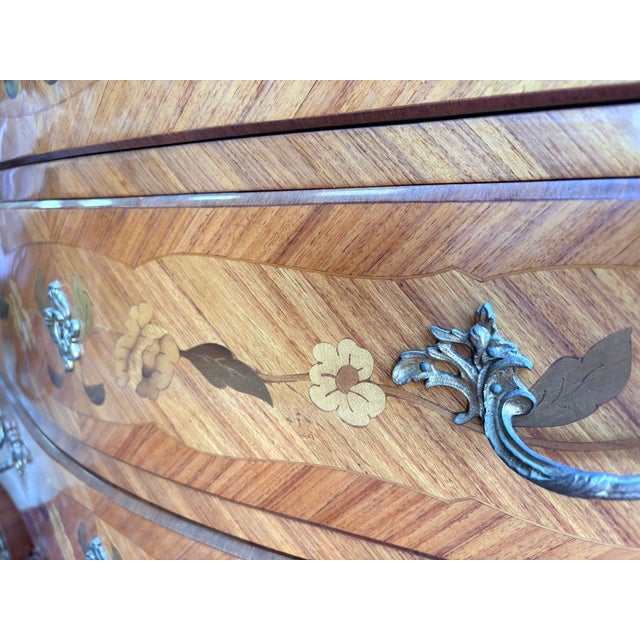 1950s Louis XV Bombé Commode in Marquetry with Marble Top, 1950s For Sale - Image 5 of 17