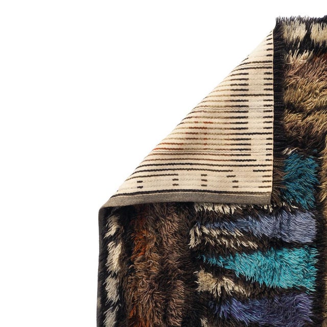 Hand knotted Swedish rya pile rug, this design is called "Bali". Rya rugs like this are as beautiful to display on a wall...