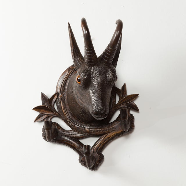 Late 19th Century Pair of Black Forest 1880s Carved Wooden Chamois Coat or Hat Racks with Foliage For Sale - Image 5 of 12