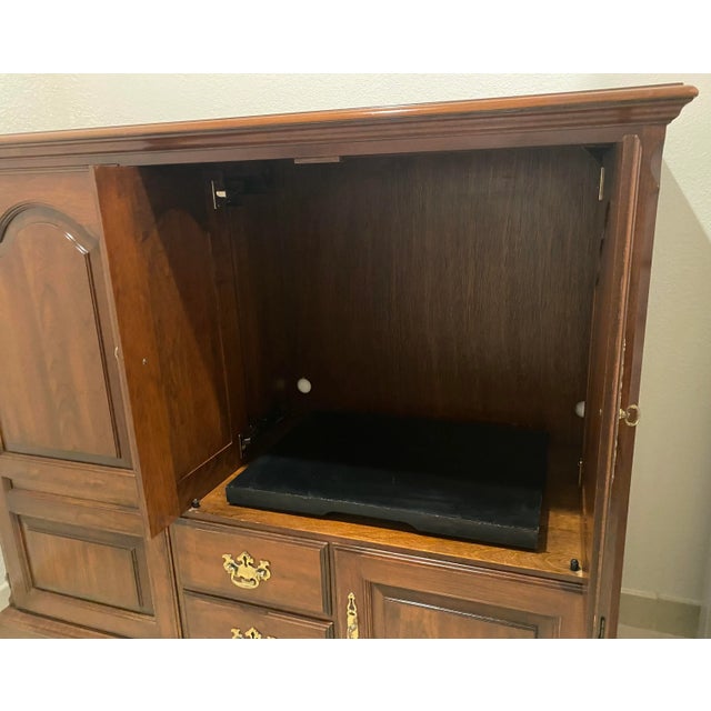 Wood Pennsylvania House Georgian Cherry Wood Entertainment Cabinet Excellent "Mint" Condition Late 20th Century. For Sale - Image 7 of 12