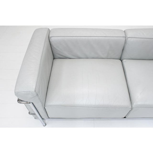 Animal Skin Set of LC3 Sofas in Grey Leather and Chrome by Le Corbusier, Pierre Jeanneret and Charlotte Perriand for Cassina, 1990s For Sale - Image 7 of 18