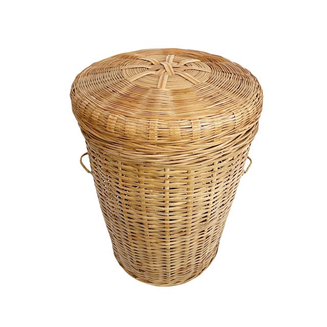 Mid-Century Modern Woven Wicker Lidded Small Hamper For Sale - Image 3 of 7