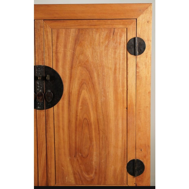 Late 20th Century Large Chinese Carved Camphorwood Cabinet For Sale In Los Angeles - Image 6 of 7