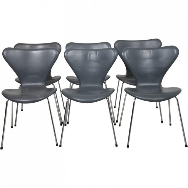 Seven Chairs in Grey Leather by Arne Jacobsen, 1986, Set of 6 For Sale - Image 3 of 18