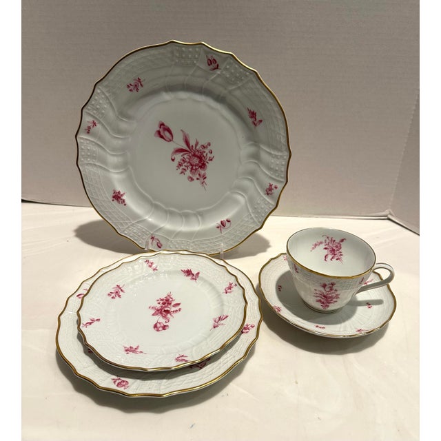 1960s Hutschenreuther Dresden Marina China Service for Eight- 42 Pieces For Sale - Image 9 of 9