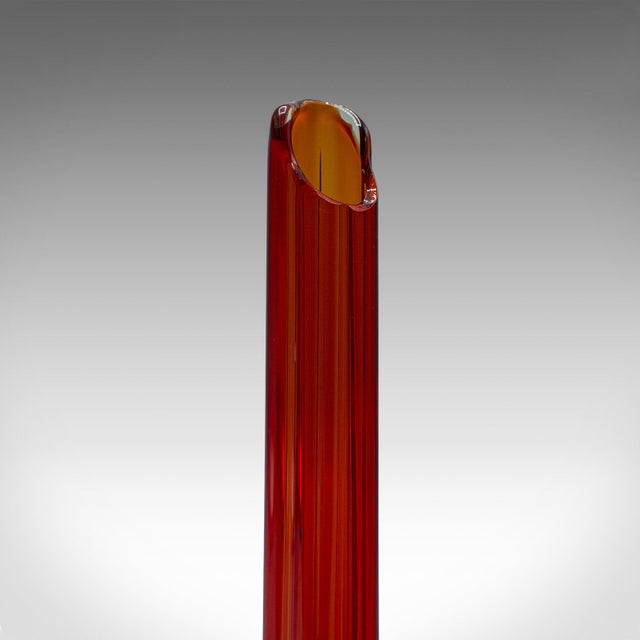 Red 1960's Vintage Slimline Posy Flute For Sale - Image 8 of 10