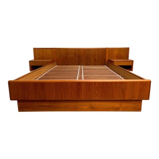 Vintage Teak Queen Size Platform Bed With Floating Nightstands For Sale