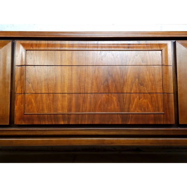 1960s Walnut Mid Century Modern Credenza Buffet by United Furniture For Sale In Chicago - Image 6 of 12