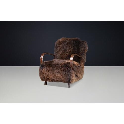 Dutch Sheepskin and Bentwood Lounge Chair from Jindřich Halabala, 1940s For Sale - Image 11 of 13