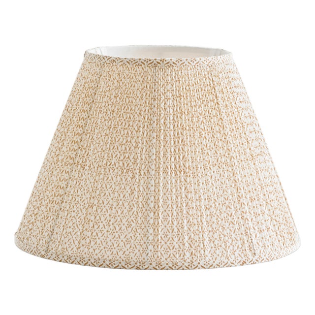 Traditional Bunny Williams Daisy Lampshade For Sale