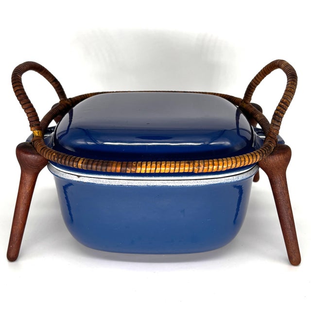 Jens Quistgaard Anker-Line Enameled Cast Iron Casserole With Original Stand, Denmark, 1954 For Sale In New York - Image 6 of 10