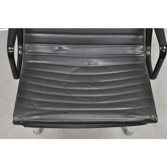 Late 20th Century Late 20th Century Vintage Herman Miller Charles and Ray Eames Design Swivel Aluminum Group Chair For Sale - Image 5 of 11