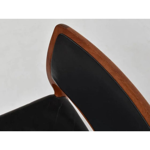 Model 80 Chairs in Patinated Black Leather by J.L. Moller for Models Fabrik, Denmark, 1960s, Set of 6 For Sale - Image 10 of 13