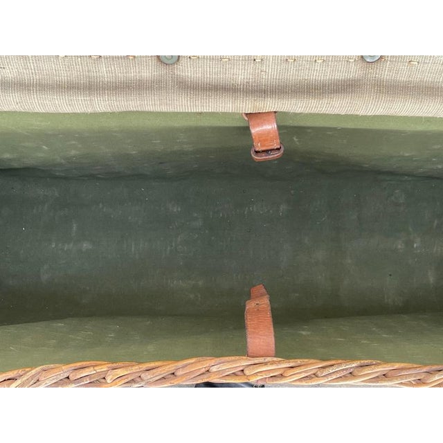 German Wicker Provisions Case with Leather Straps For Sale - Image 6 of 10