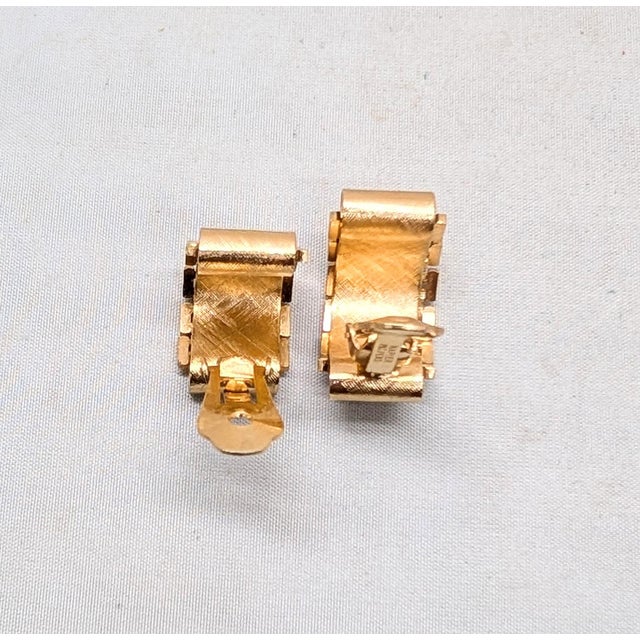 Napier Vintage 1970s Signed Napier Goldtone Florentine Finish Half Hoop Clip Earrings-2 Pieces For Sale - Image 4 of 6