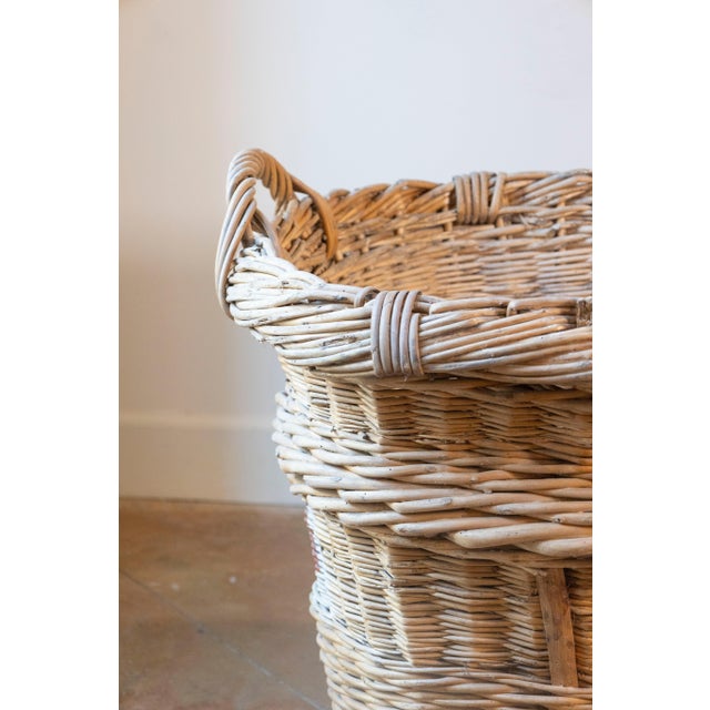 Early 20th Century French Wicker Grape Harvesting Basket For Sale - Image 9 of 10