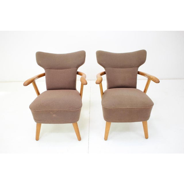 - Spring seats - Very comfortable - The color is actually brown - The substance has signs of usability - Structurally...