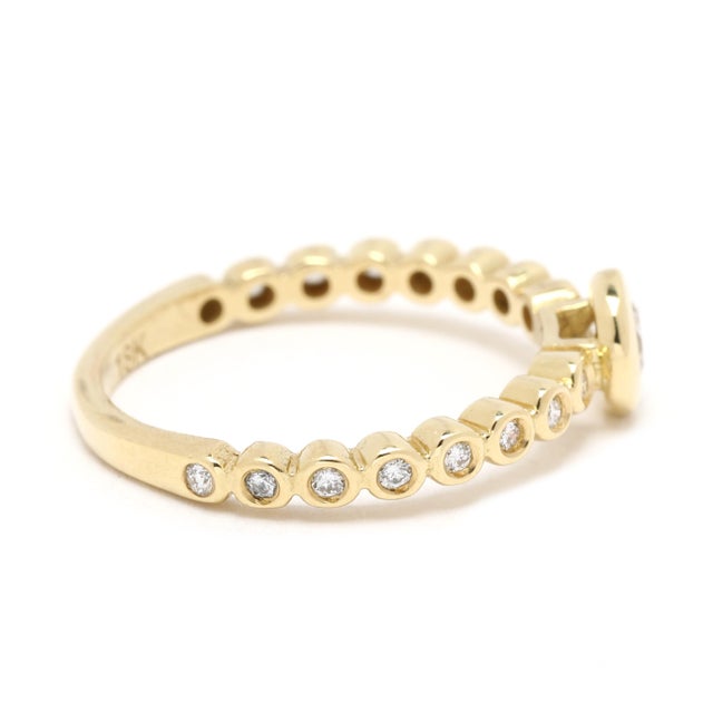 Modern 0.33ctw Diamond Stackable Band Ring, 18k Yellow Gold, Ring Size 5.5 For Sale - Image 3 of 6
