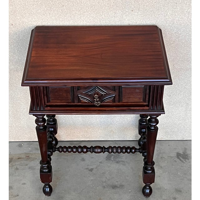 1910s French Nightstands in Solid Carved Oak With Turned Columns, Set of 2 For Sale - Image 5 of 12