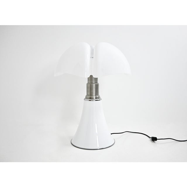 White Pipistrello Table Lamp by Gae Aulenti for Martinelli Luce, 1990s For Sale - Image 11 of 15