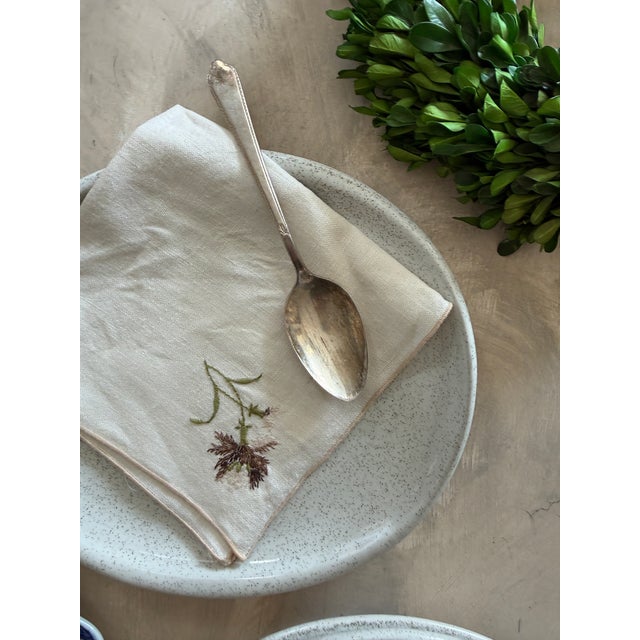 Mid-Century Modern Vintage Glidden Pottery Asymmetrical Dinner Plates – California Studio Stoneware, Mid-Century 1940s - Set of 4 For Sale - Image 3 of 12