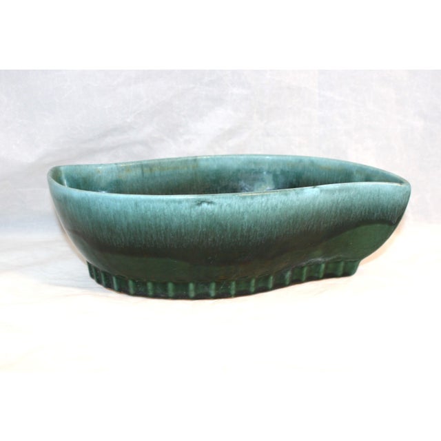 1960s 1960s Mid Century Modern Hull Pottery Green Drip Glaze Leaf Shaped Planter Bowl 406 For Sale - Image 5 of 10