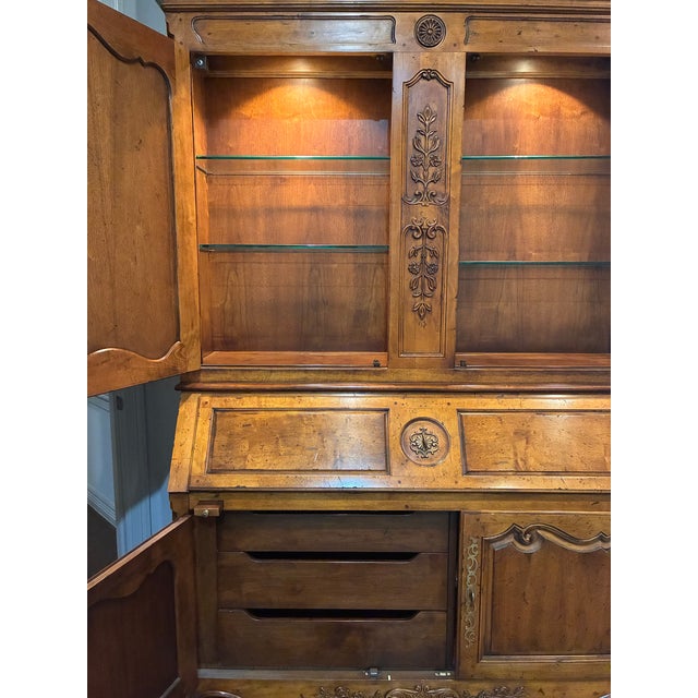 French Provincial 1970s Henredon French Provincial Lighted Secretary Bookcase For Sale - Image 3 of 4