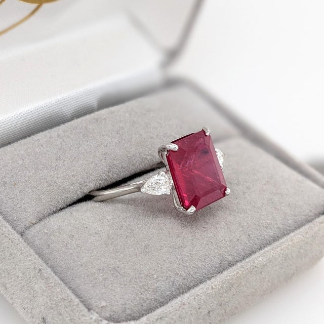 2020s 5.9ct Statement Ruby Ring With Diamond Accents: Solid 14k Gold, Emerald Cut, Size 6.75 For Sale - Image 5 of 8
