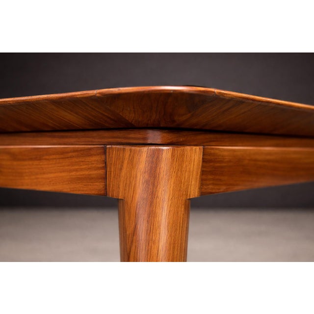 Tan Extendable Brazilian Modern Dining Table in Caviúna Wood by Giuseppe Scapinelli, 1950s For Sale - Image 8 of 12