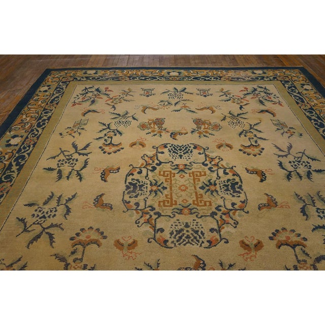 1920s Beige Floral Oriental Deco Antique Chinese Peking Hand Knotted Wool Rug For Sale - Image 4 of 10