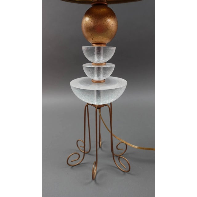 Mid-Century Modern Mid 20th Century Gold Orb Table Lamp With Crackled Lucite Accents Wire Metal Legs For Sale - Image 3 of 9