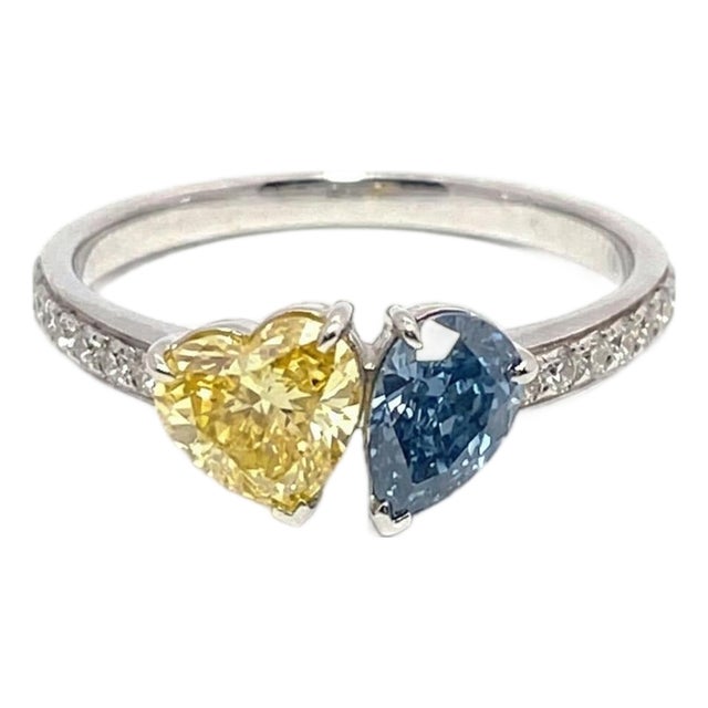 18k White Gold Heart and Pear Shape Diamond Ring, Size 6.75 For Sale