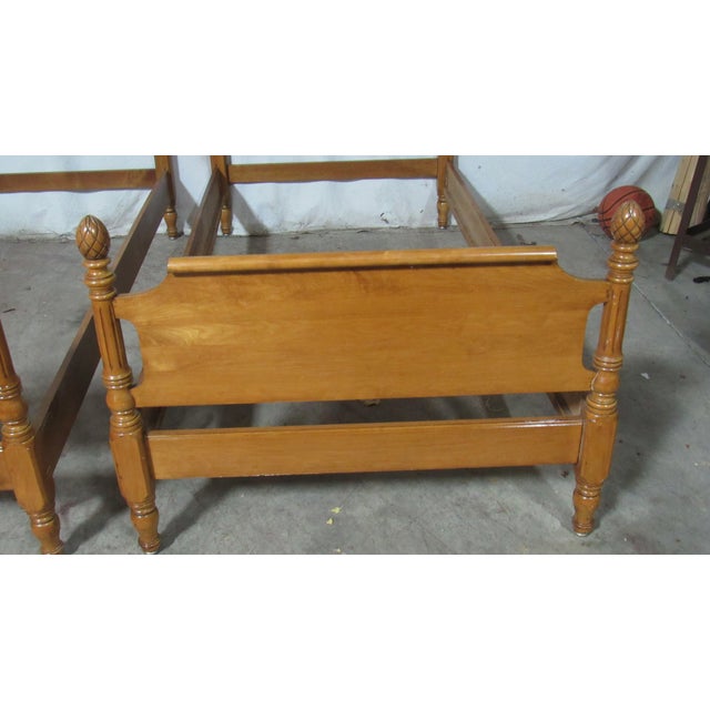 Traditional Pair Pineapple Twin Maple Poster Beds Vintage For Sale - Image 3 of 10